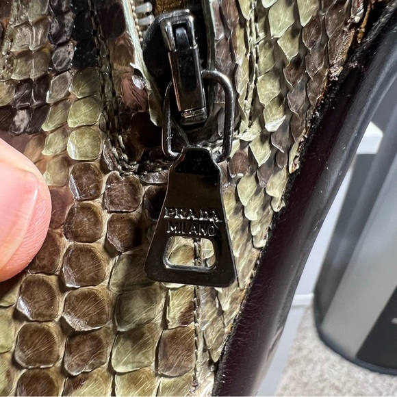 PRADA SNAKESKIN HIGH HEEL ANKLE BOOT
OLIVE GREEN WITH GOLD LEATHER LINING 39 1/2 - Picture 10 of 13
